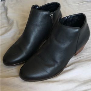 Crown Vintage Leather Black Booties
